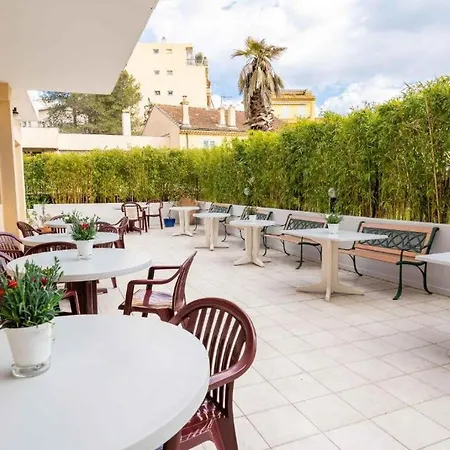 Adonis - Thomas Hotel